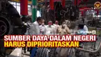 Menteri Pertahanan RI Prabowo Subianto mengunjungi PT Garuda Maintenance Facility Tbk (GMF). Tempat ini jadi pusat pemeliharaan pesawat terbang di tanah air.