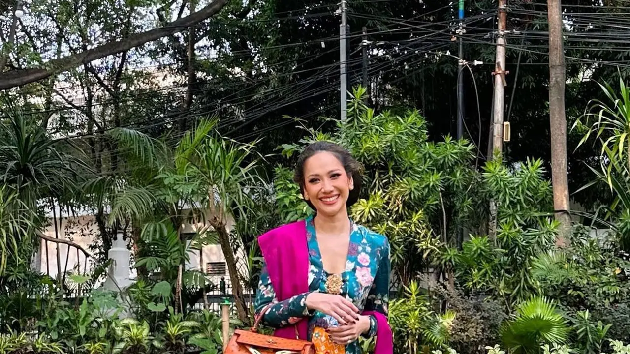 8 Inspirasi Kebaya Bridesmaid Elegan dari Para Artis, Raline Shah, Bunga Citra Lestari, hingga Maudy Ayunda