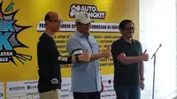 Ketua MPR RI sekaligus Ketua Ikatan Motor Indonesia (IMI) Bambang Soesatyo meresmikan Otobursa Tumplek Blek 2022. (Septian / Liputan6.com)