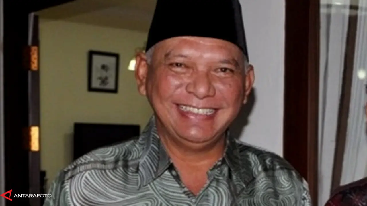 h-faroek-bener-130708c.jpg