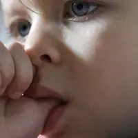 Simak kapan waktu ideal anak mengisap jempol dan tips membantunya untuk berhenti. (Foto/Dok: freepik.com/aleksandrbs)