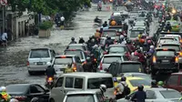 Hujan Deras, Banjir Setinggi 30 cm  Genang Sarinah