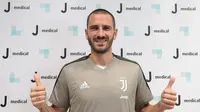 Leonardo Bonucci sudah melakukan tes medis di J-Medical, Kamis (2/8/2018). (Twitter Juventus)