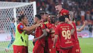 Momen pemain Persija, Allano melakukan selebrasi usai mencetak gol ke gawang Bhayangkara pada lanjutan BRI Super League 2025/2026 di SUGBK, Senayan, Jakarta hari Senin (29/12/2025) malam WIB. (Muhammad Iqbal Ichsan/Bola.com)
