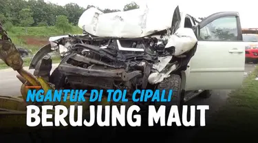 Musibah kecelakaan kendaraan yang berujung korban jiwa terjadi lagi di ruas tol Cipali. Dua penumpang tewas usai minibus tabrak truk Selasa (30/11) pagi.