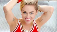 Dilarikan ke RS, Miley Cyrus Tunda Konser