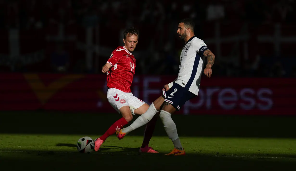 Timnas Inggris harus menahan ambisinya untuk langsung lolos ke babak 16 besar Euro 2024 usai bermain imbang 1-1 melawan Denmark.  (Foto AP/Themba Hadebe)