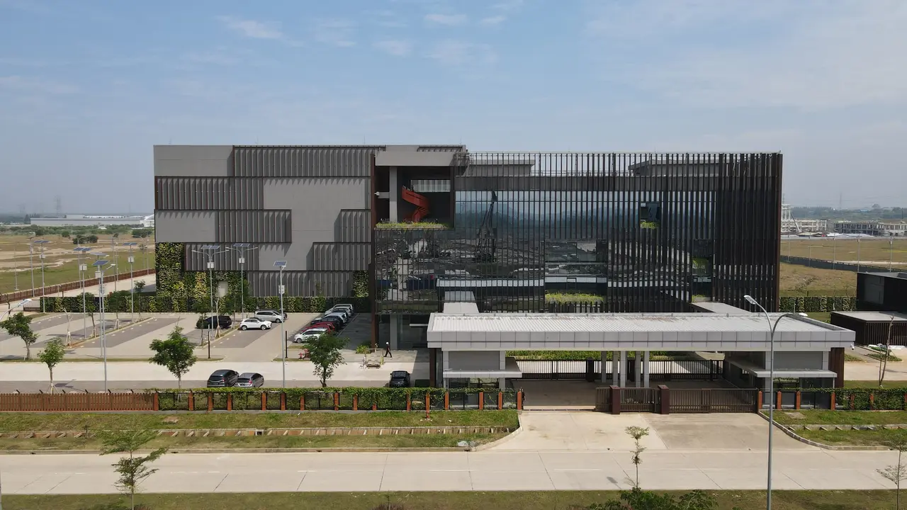 Sinergi Danantara, NeutraDC Gandeng PLN Siapkan Ekspansi Hyperscale Data Center di Cikarang