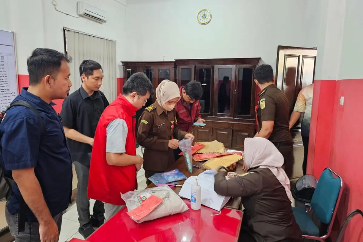 Berkas tersangka kebakaran Gunung Bromo dilimpahkan ke Kejari Probolinggo. (Dian Kurniawan/Liputan6.com)