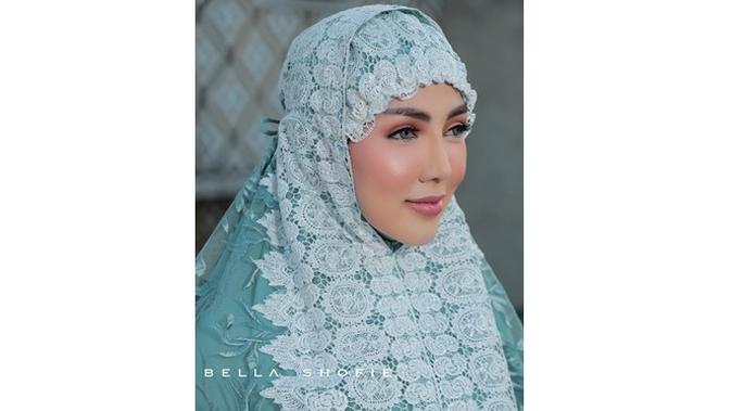 Bella Shofie kenakan hijab (Sumber: Instagram/bellashofie_rigan)