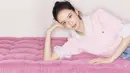 Tommy Hilfiger memasuki era baru womenswear dengan menggandeng JISOO sebagai wajah kampanye koleksi Spring 2025. [Dok/Tommy Hilfiger].
