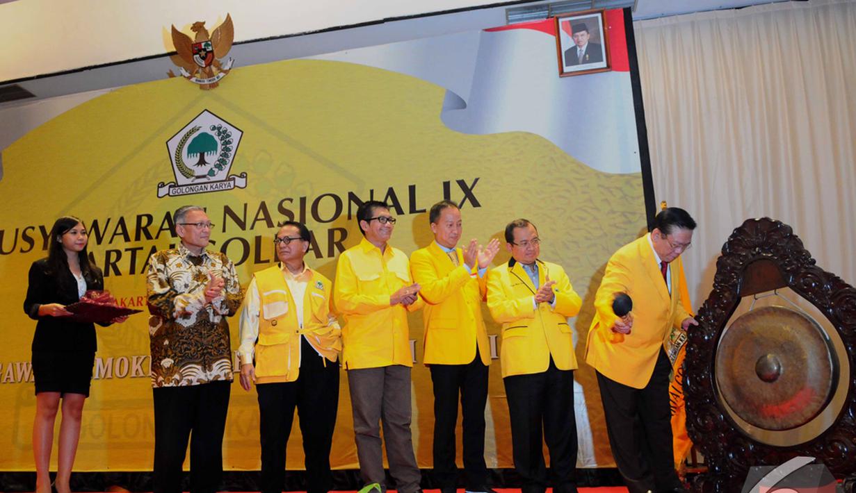 Agung Laksono saat membuka Munas ke-IX Partai Golkar di Hotel Mercure, Ancol, Jakarta, Sabtu (6/12/2014). (Liputan6.com/Andrian M Tunay)