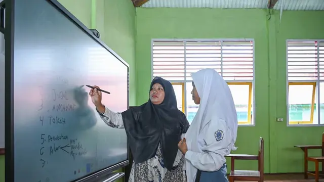 Tunjangan Profesi Ubah Nasib Guru yang Dulu Digaji Tak Layak