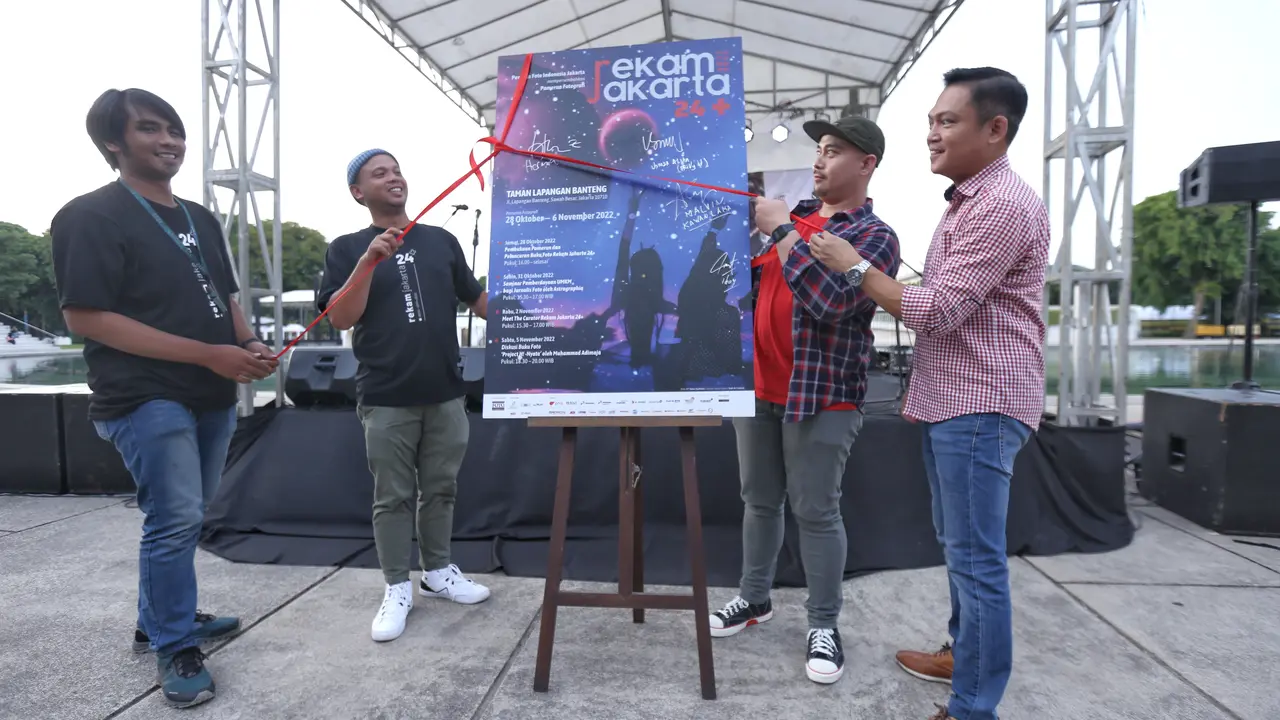 PFIJ menggelar pameran foto bertajuk "Rekam Jakarta" di Lapangan Banteng, Jakpus