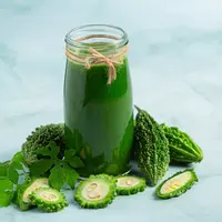 Ilustrasi jus pare menyehatkan/copyright freepik.com/jcomp