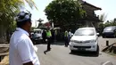  Ring pertama berada pada radius 700 meter. Polisi akan ditempatkan di setiap persimpangan jalan menuju hotel privat party Raffi Ahmad dan Nagita Slavina, Bali, Sabtu (25/10/2014) (Liputan6.com/Fahrizal Lubis)