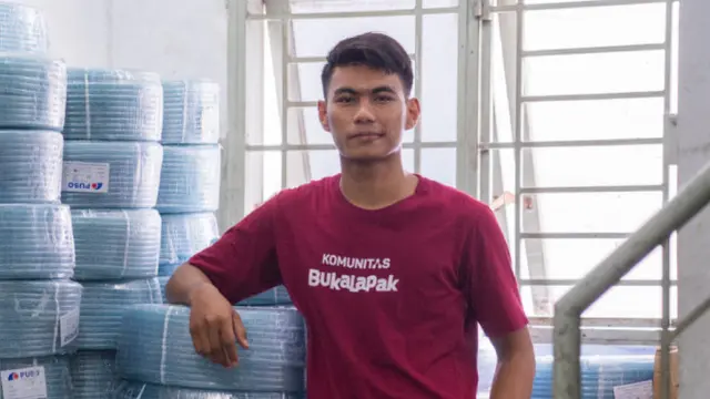 Kolaliandri Ginting, pemuda Medan yang sukses jualan online di Bukalapak. Dok: Bukalapak
