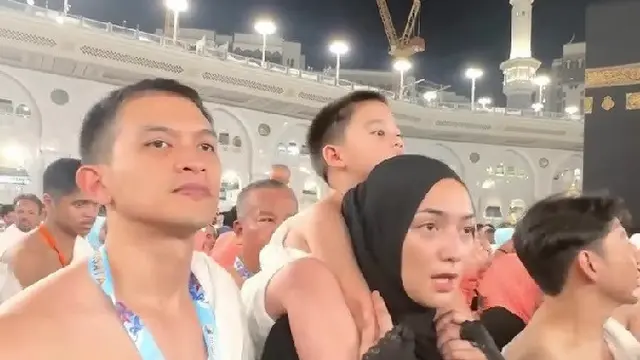 Momen Athar Anak Citra Kirana Ikut Umrah (credit: instagram/citraciki)