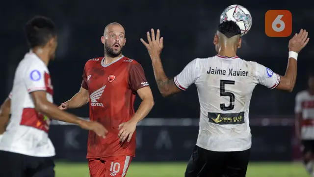 Foto: Belum Cicipi Kemenangan di BRI Liga 1 2021 / 2022, Madura United dan PSM Makassar Bermain Imbang