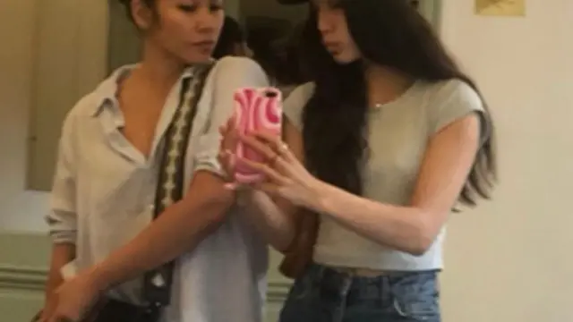 Jarang Tersorot, Ini 7 Potret Kompak Anggun C Sasmi dan Sang Putri