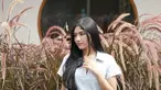 Erina Gudono lahir di Philadelphia, Pennsylvania, Amerika Serikat, 11 Desember 1996. Artinya perempuan cantik ini masih berusia 25 tahun. Penampilan Erina Gudono selalu curi perhatian seperti saat pakai outfit putih yang membuatnya kian memesona. (Liputan6.com/IG/@erinagudono)