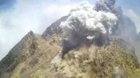 Kecamatan Turi Sleman Hujan Abu Tipis Usai Gunung Merapi Luncurkan Awan Panas