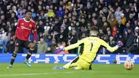 Pada menit ke-88 giliran Anthony Elanga yang mencatatkan namanya di papan skor dan membawa MU unggul 4-2. Gol dicetak lewat sepakan datar kaki kanan meneruskan umpan Bruno Fernandes. (AP/Jon Super)