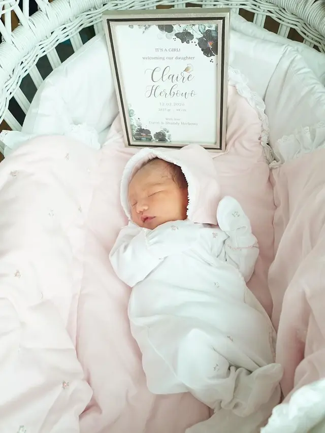 Potret Anak Bayi Artis yang Kelahirannya Telah Dinanti-nanti Oleh Publik