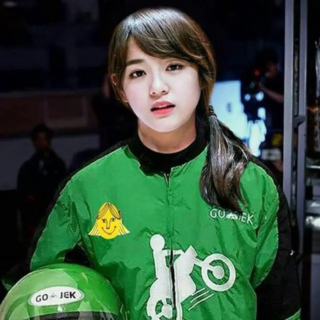 6 Editan Foto Artis Cewek Jadi Driver Ojek Online Ini Bikin Ngakak