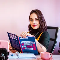 ilustrasi perempuan bekerja/Photo by Mateus Campos Felipe on Unsplash