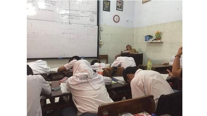 5 Tingkah Laku Guru Nyeleneh Di Dalam Kelas Ini Greget Banget (sumber: Instagram.com/awreceh)