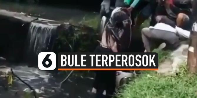 VIDEO: Kasihan, Bule Cantik Terperosok ke Selokan