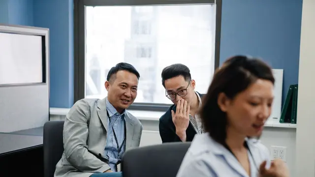 Suka Membocorkan Rahasia Teman Sendiri agar Terlihat Akrab