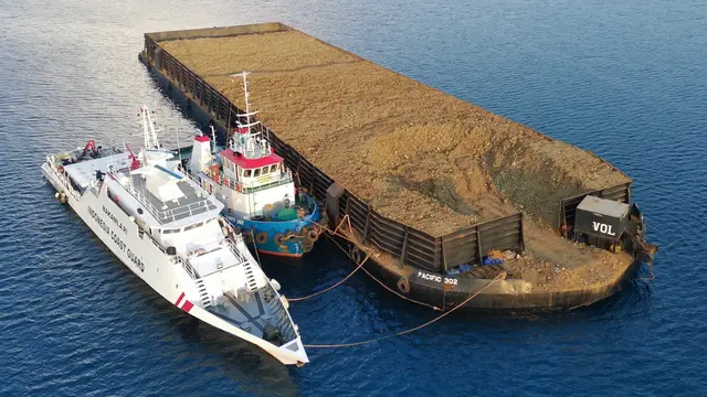 Bakamla melalui Unsur KN Kuda Laut-403 berhasil mengamankan 3 kapal berbendera Indonesia yang bermuatan Nikel Ore Ilegal.