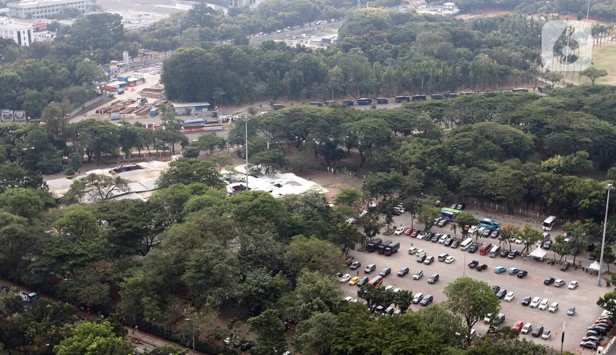 TMC Tahap I telah selesai dilakukan dengan menaburkan sebanyak 800 Kg garam di langit Jabodetabek. Penaburan garam ini untuk mengurangi polusi udara yang melanda wilayah tersebut. (Liputan6.com/Johan Tallo)