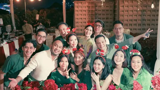 Dinner Natal geng Gisella Anastasia dan Naysila Mirdad (Foto: Instagram viv_viviane)