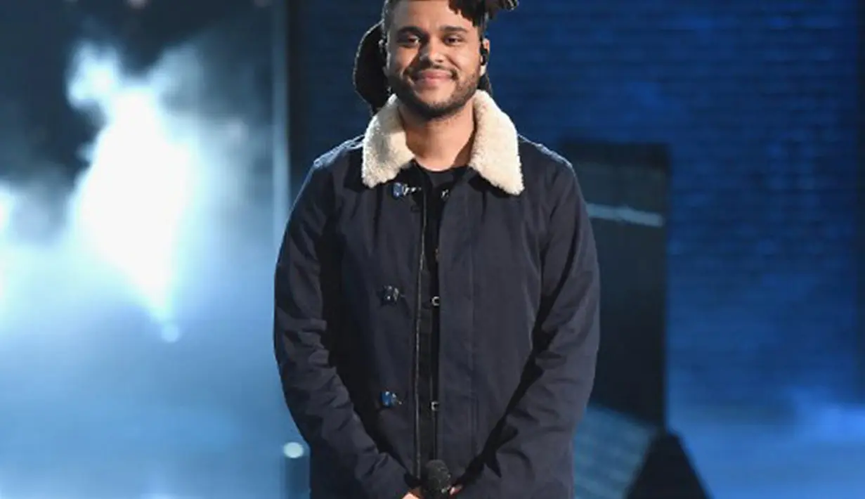 Saat ini The Weeknd memang sedang sibuk menjalani tur keliling dunianya dalam bentuk promosi lagu terbarunya. Hubungannya dengan Selena pun sudah lama tidak terdengar, namun ada kabar membahagiakan darinya. (AFP/Bintang.com)