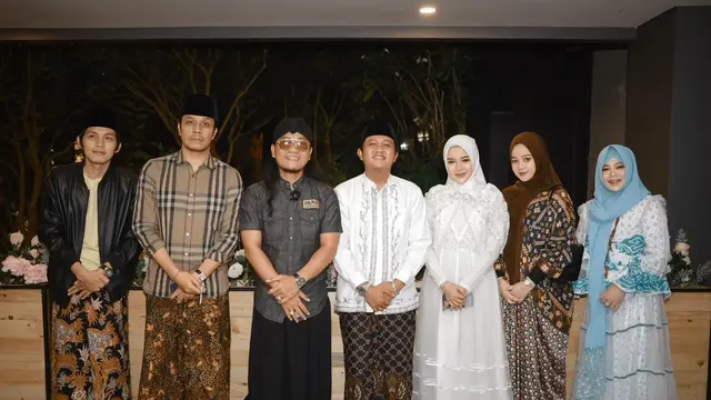 Gus iqdam di acara aqiqah anak denny caknan dan bella bonita (Sumber foto: @denny_caknan)