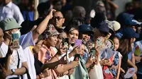 Warga Padati Masjid Istiqlal Sambut Kedatangan Paus Fransiskus