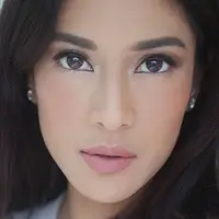 Pemeran Cinta di film AADC (2002), siapalagi kalau bukan Dian Sastrowardoyo. Aktris cantik ini sukses mencuri hati para pria. Hingga kini, Dian Sastro masih tetap cantik dan memiliki inner beauty yang sangat terpancar. (therealdisastr/Bintang.com)