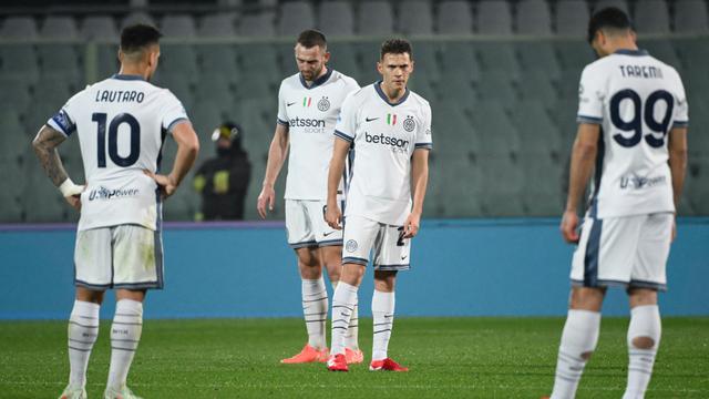 Foto: Simone Inzaghi Angkat Tangan, Inter Milan Terkapar di Markas Fiorentina