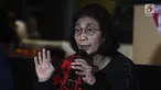 Menteri Kelautan dan Perikanan Susi Pudjiastuti memberi keterangan pers di Bandara Halim Perdanakusuma, Jakarta, Selasa (30/4/2019). Susi menegaskan kapal ikan Vietnam yang ditangkap TNI AL di Laut Natuna Utara pada 27 April 2019 telah melanggar wilayah laut Indonesia. (Liputan6.com/Herman Zakharia)