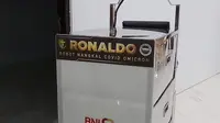 Robot penangkal Omicron di Lumajang itu bernama Ronaldo yang merupakan akronim dari Robot Nangkal Covid.