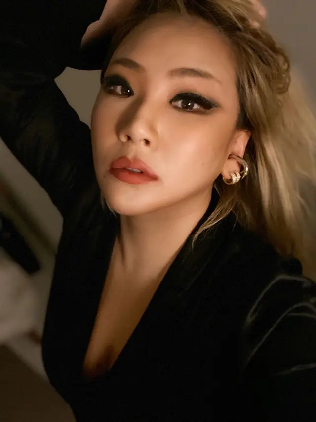 ilustrasi smokey makeup/instagram: @chaelincl