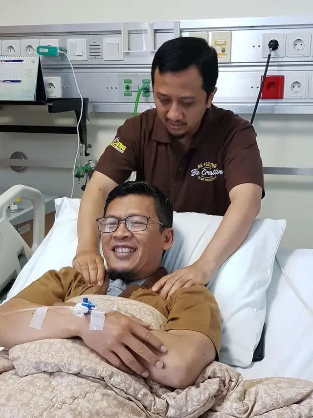 Yusuf Mansur Menjenguk Aa Gym