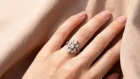 9 Model Cincin Emas dengan Batu Berlian yang Tren di 2026, Modern dan Penuh Karakter
