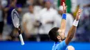 Pada laga final yang dihelat di Arthur Ashe Stadium, Djokovic berupaya bangkit dari kekalahan di final terakhirnya, yakni Wimbledon saat ditaklukkan Carlos Alcaraz lima set. (AP Photo/Charles Krupa)