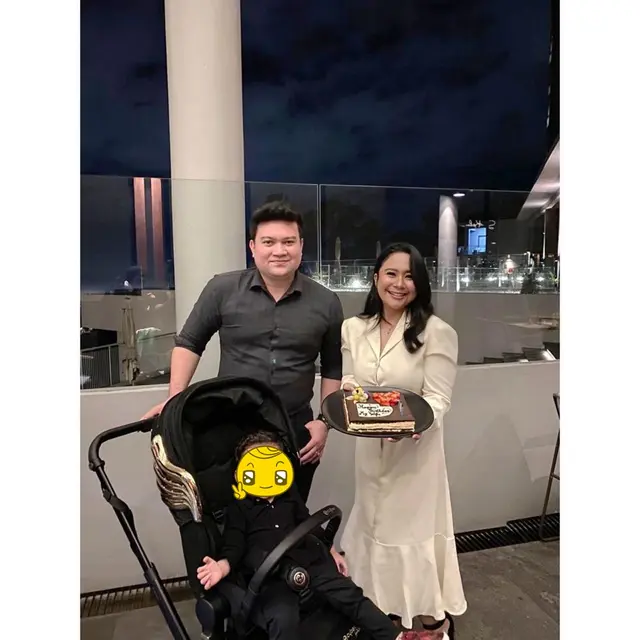 6 Momen Kebersamaan Chikita Meidy Bareng Suami dan Anak, Kompak Banget