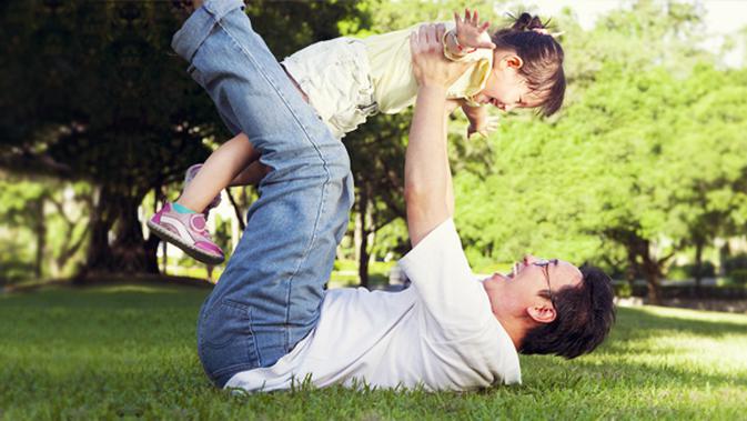 Kasih Sayang Ayah Yang Tak Terbatas Ii Lifestyle Fimela Com Kasih dan setiamu, tak pernah layu di hidupku. kasih sayang ayah yang tak terbatas ii