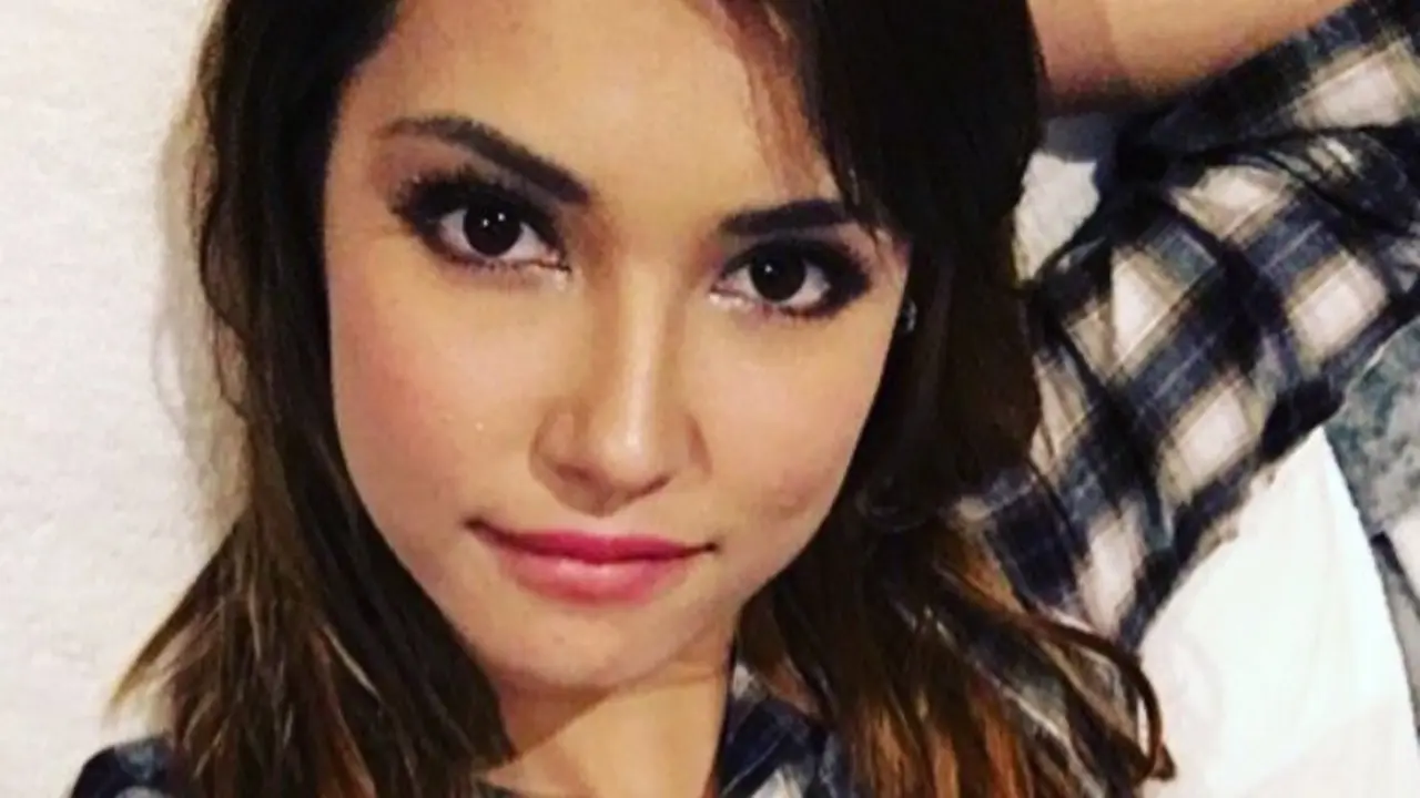 10 Potret Maria Ozawa dengan Pakaian Sopannya, Gimana Menurutmu?